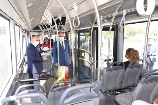 Konya Valisi Özkan, maske ve sosyal mesafe denetimlerine katıldı