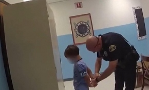 ABD polisinden 8 yaşındaki çocuğa kelepçe
