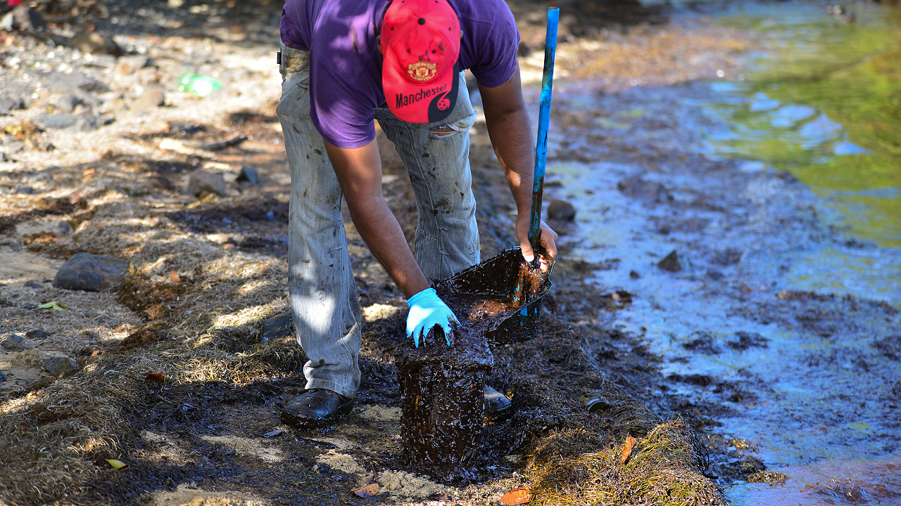 Morityus halkı ise sızıntının önlenmesi için çalışmalarda aktif rol alıyor.