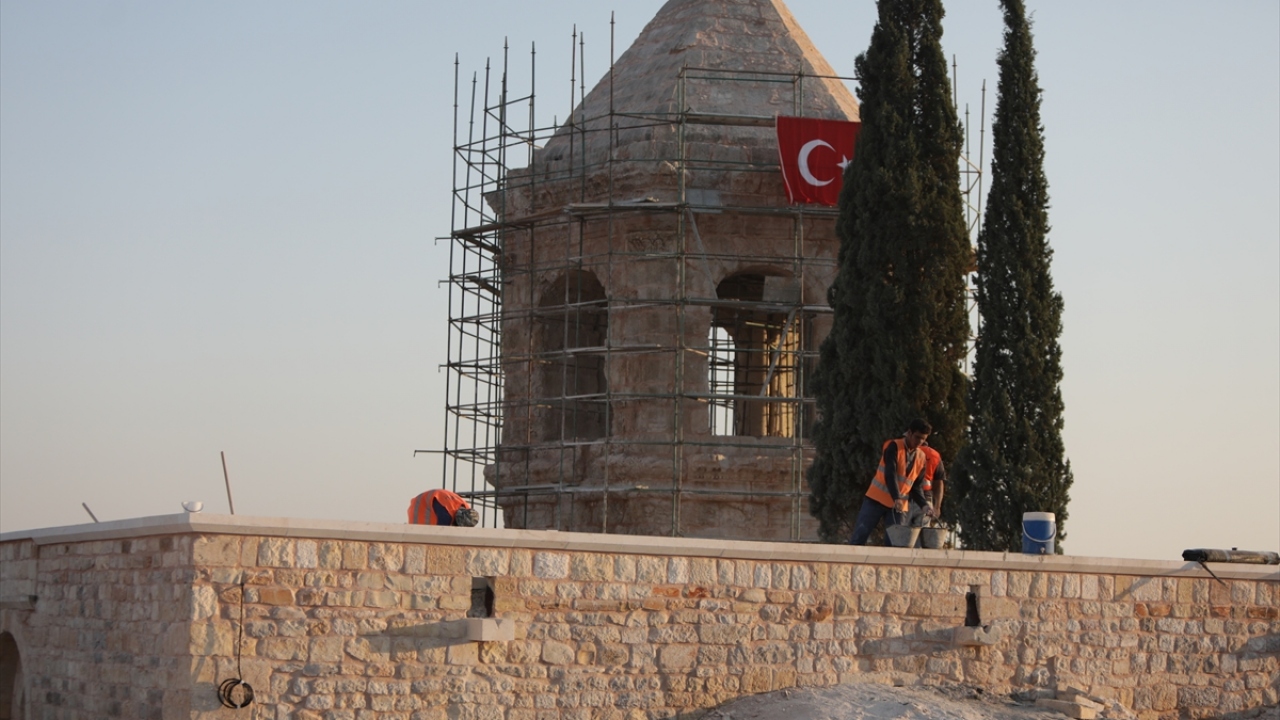 Sene sonunda bitmesi planlanan restorasyon çalışmaları uzman ekiplerce titizlikle yürütülüyor.