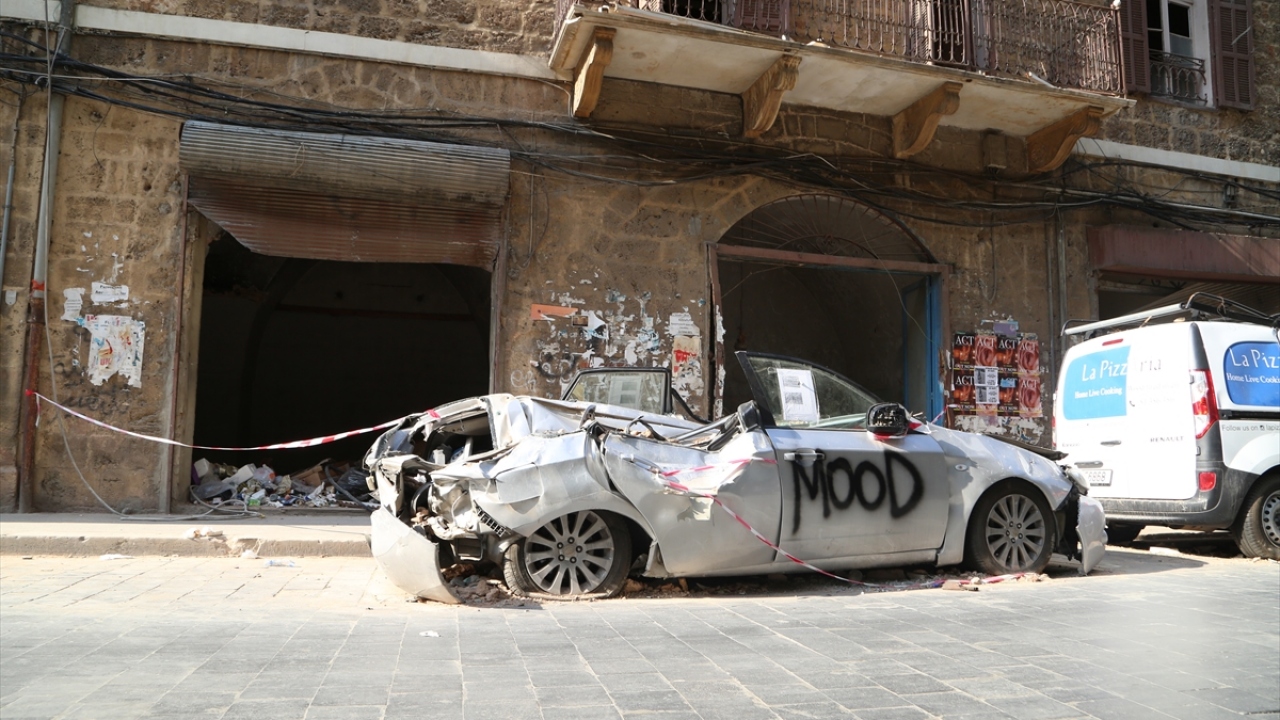 Patlama bölgesine yaklaşık bir kilometre mesafedeki Cımmeyze Mahallesi, başkent Beyrut`un restoranlar, kafeler, eğlence merkezleri ve tarihi kiliselerin yer aldığı en işlek noktalarından biri olarak tanınıyordu.