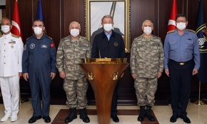 Akar ve komutanlardan Donanma Komutanlığı'nda Oruç Reis incelemesi