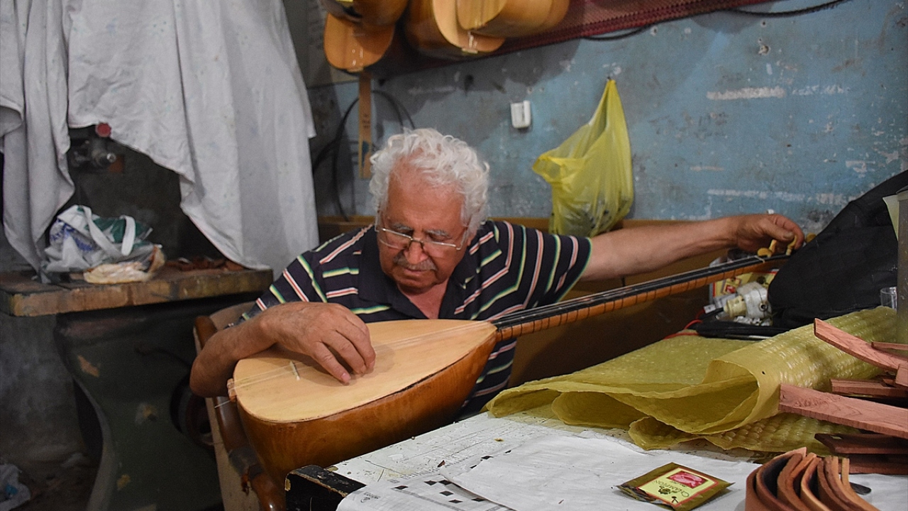 Kaçar, mesleğin inceliklerini öğrenebilmek için arkadaşının yanında 9 ay hiç ücret almadan çalıştığını anlattı.
