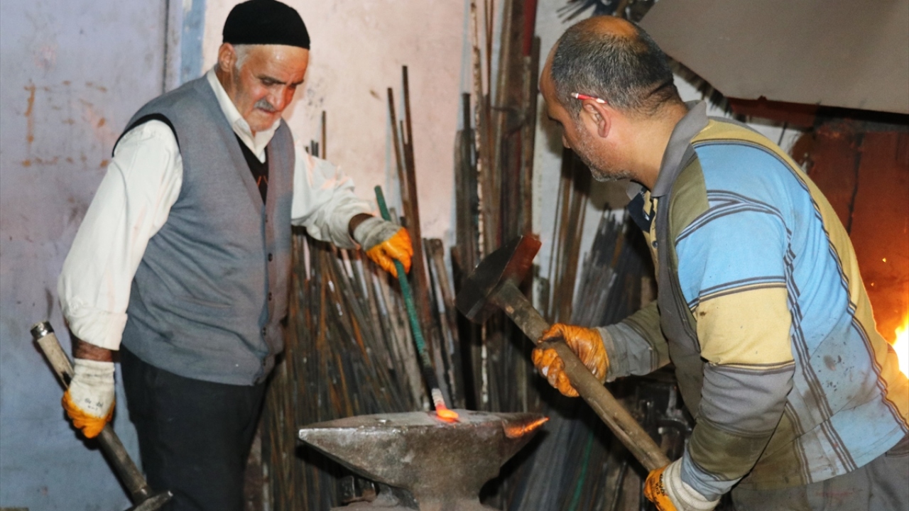 Babasını hiç görmediğini belirten Uçar, şöyle konuştu: