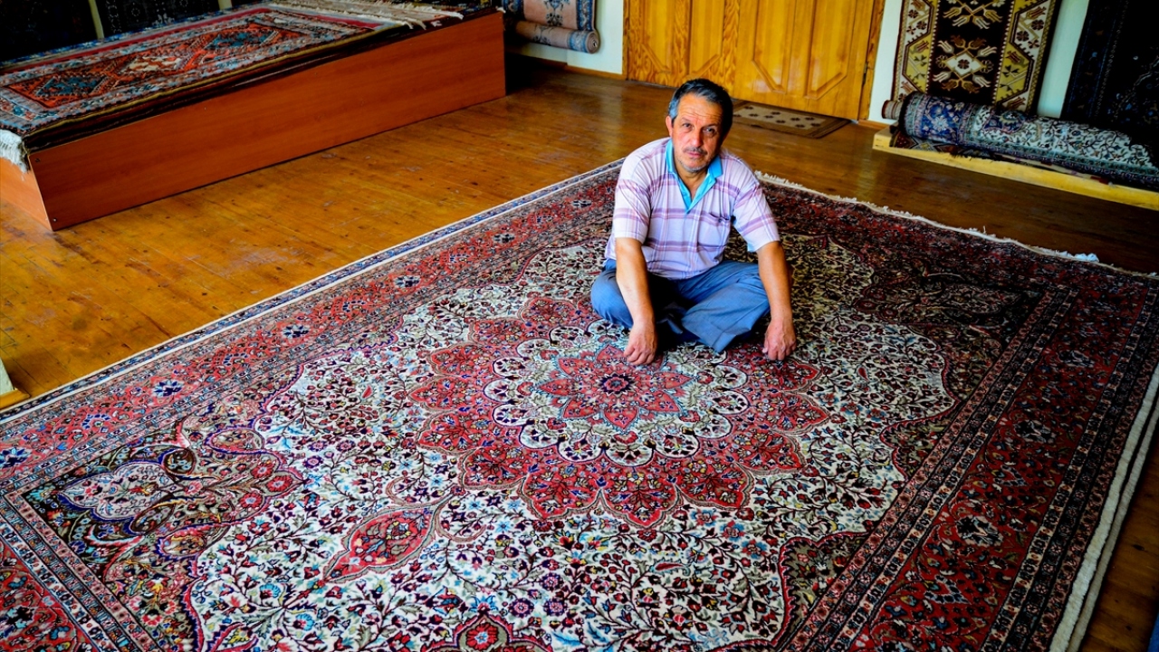 "Elimde bulunan halılar belki yarın olmayacak"