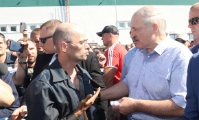 Belarus'ta gerginlik sürüyor