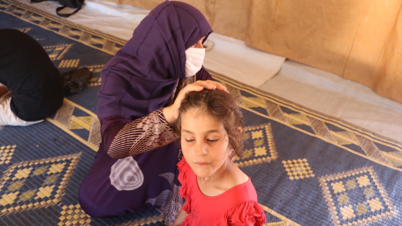 Görme engelli çocuklardan 7 yaşındaki Fatma da "Herkesi görmek için tedavi olmak istiyorum." dedi.