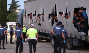 Samsun'da bir tır dorsesinde 165 sığınmacı yakalandı