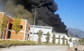 Antalya'da fabrika yangını