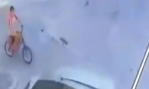 Küçük çocuğun ölümden döndüğü anlar kamerada