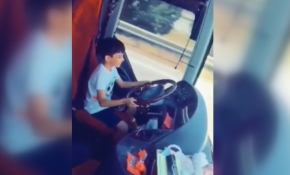 Adıyaman'da 10 yaşındaki çocuğa otobüs kullandırdılar