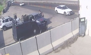 Hastaneye yetişemedi, kadın polisin yardımıyla doğurdu