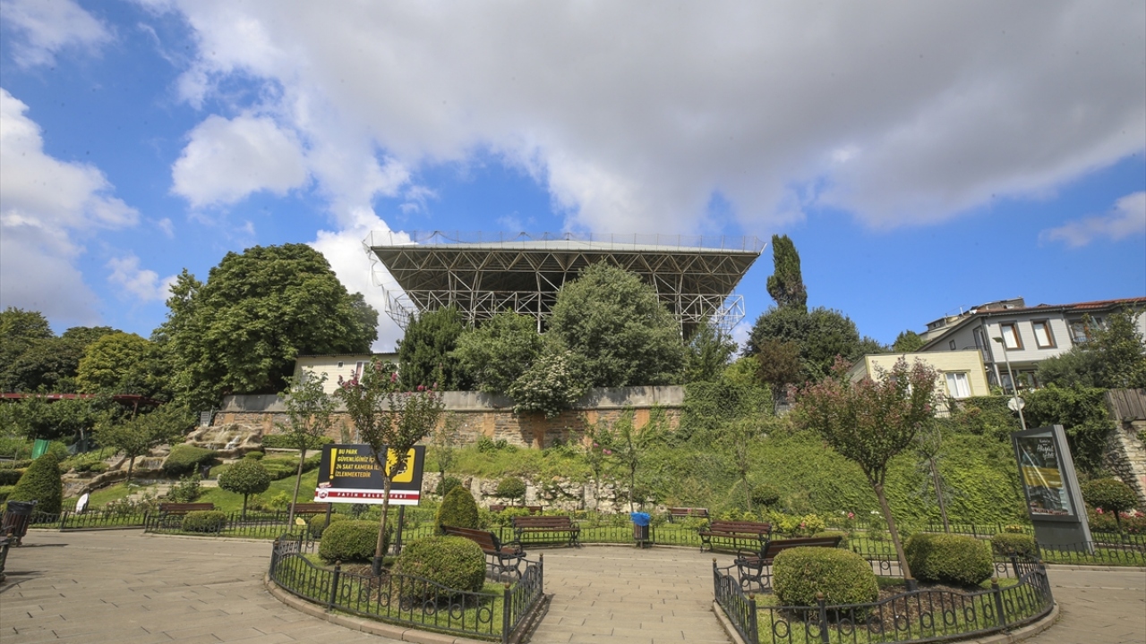 Kariye Cami`nin, Cumhurbaşkanlığı kararı ile Diyanet İşleri Başkanlığı`na devredilerek ibadete açılmasına karar verildi.