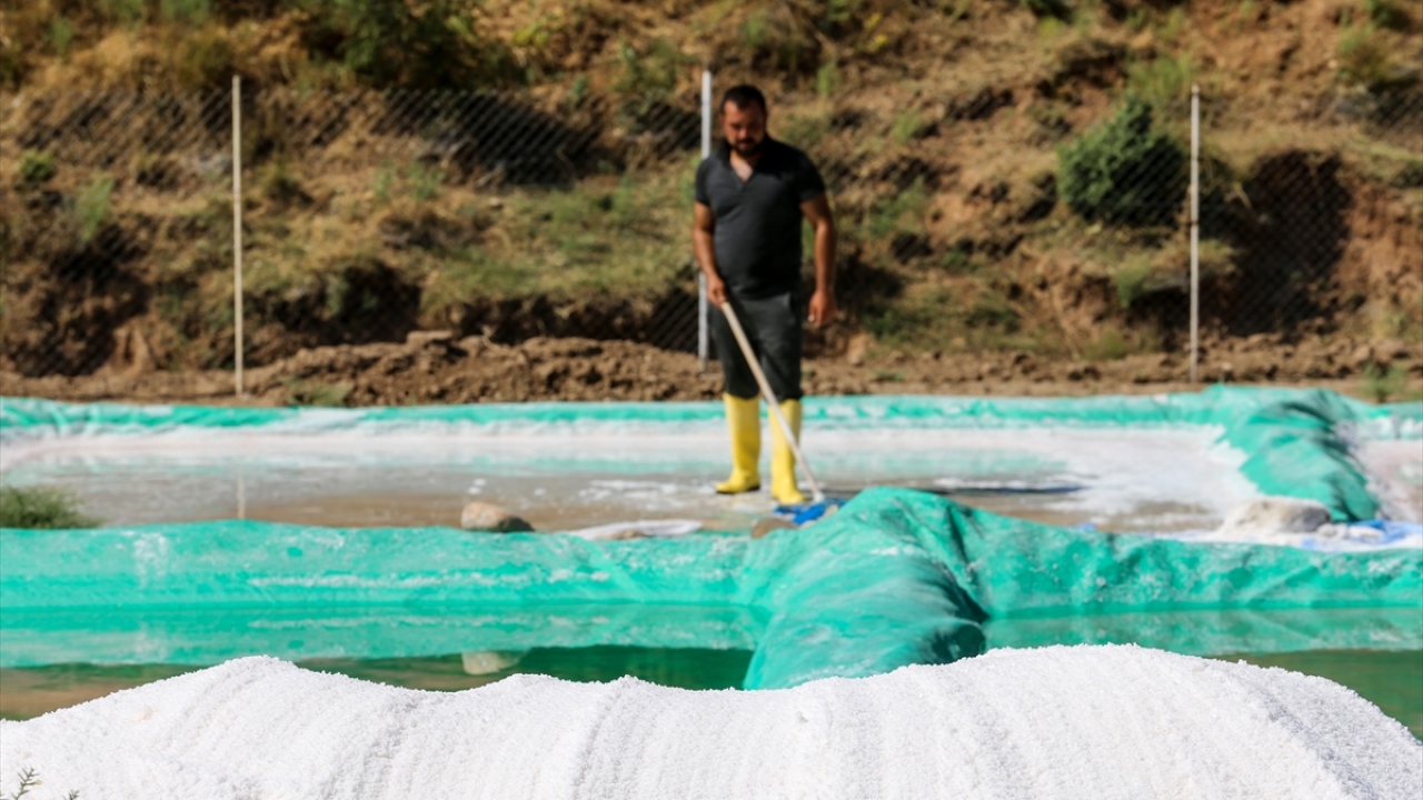 Köylerinin 200 yıllık tarihe sahip olduğunu anlatan Atmeca, şunları kaydetti: