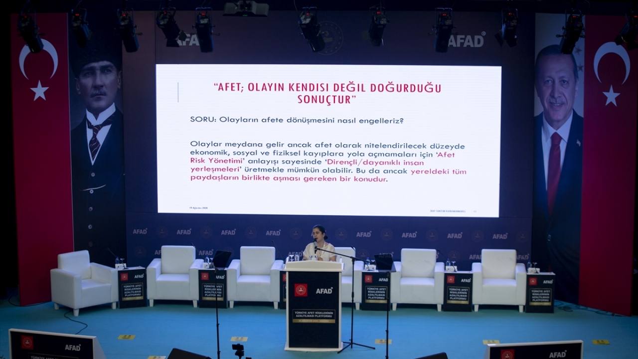 Türkiye`nin sadece deprem ülkesi olmadığına, başka birçok afete de maruz kaldığına işaret eden Balaban, şöyle konuştu: