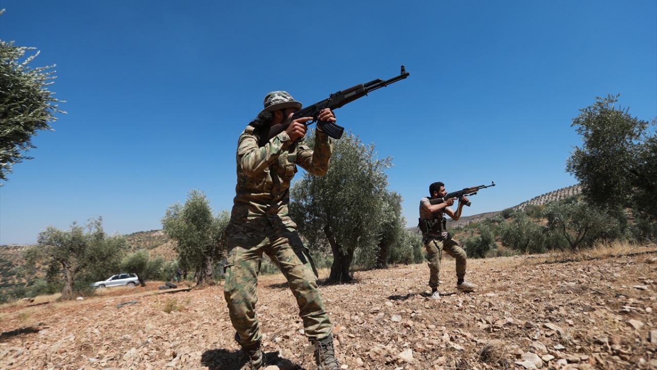 Bir ay boyunca farklı eğitimlerden geçen askerler, Suriye`nin kuzeyindeki güvenli bölgelerde görev yapacak. 