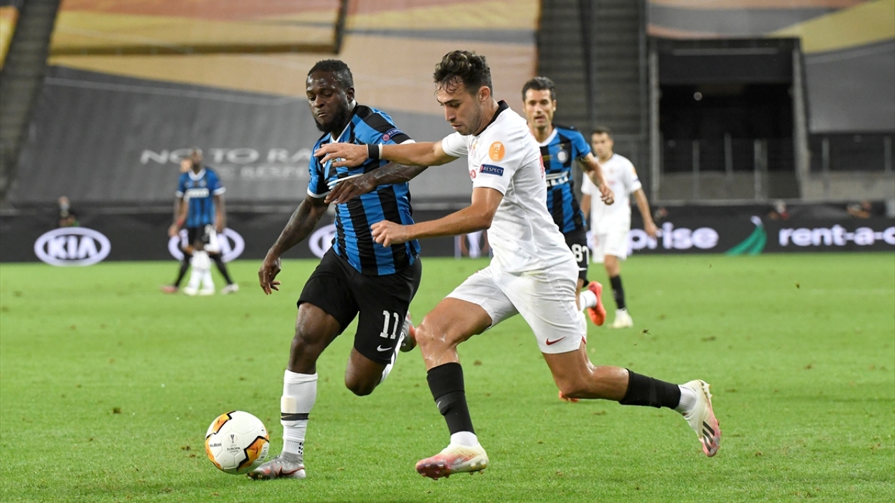 Avrupa futbolunun kulüp düzeyindeki iki numaralı kupasının sahibi, İspanyol ekibi Sevilla ile İtalya`nın Inter takımı arasındaki maçla belli oldu.