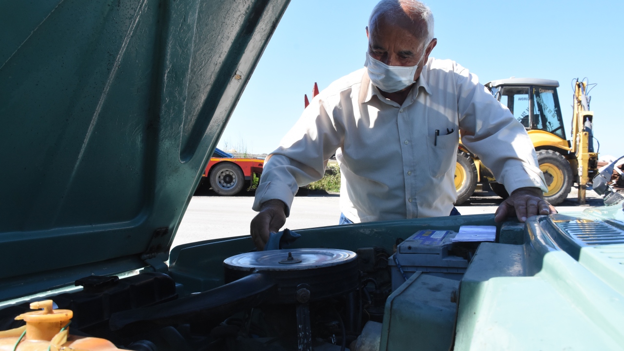 Emral, gittiği yerlerde aracının ilgi görmesinin hoşuna gittiğini dile getirerek, 