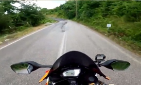 Motosiklet kazası kask kamerasında