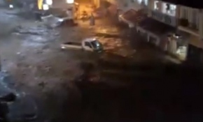 Selin vurduğu Giresun'da yollar göle döndü, arabalar sürüklendi