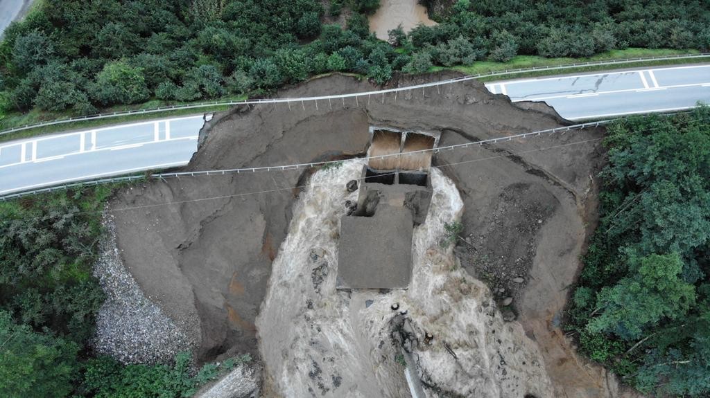 Kapalı olan yolların bulunduğunu anlatan Soylu, şu bilgileri paylaştı: