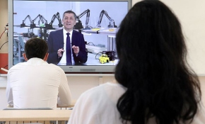 Bakan Selçuk, mesleki çalışma programına başlayan öğretmenlere hitap etti