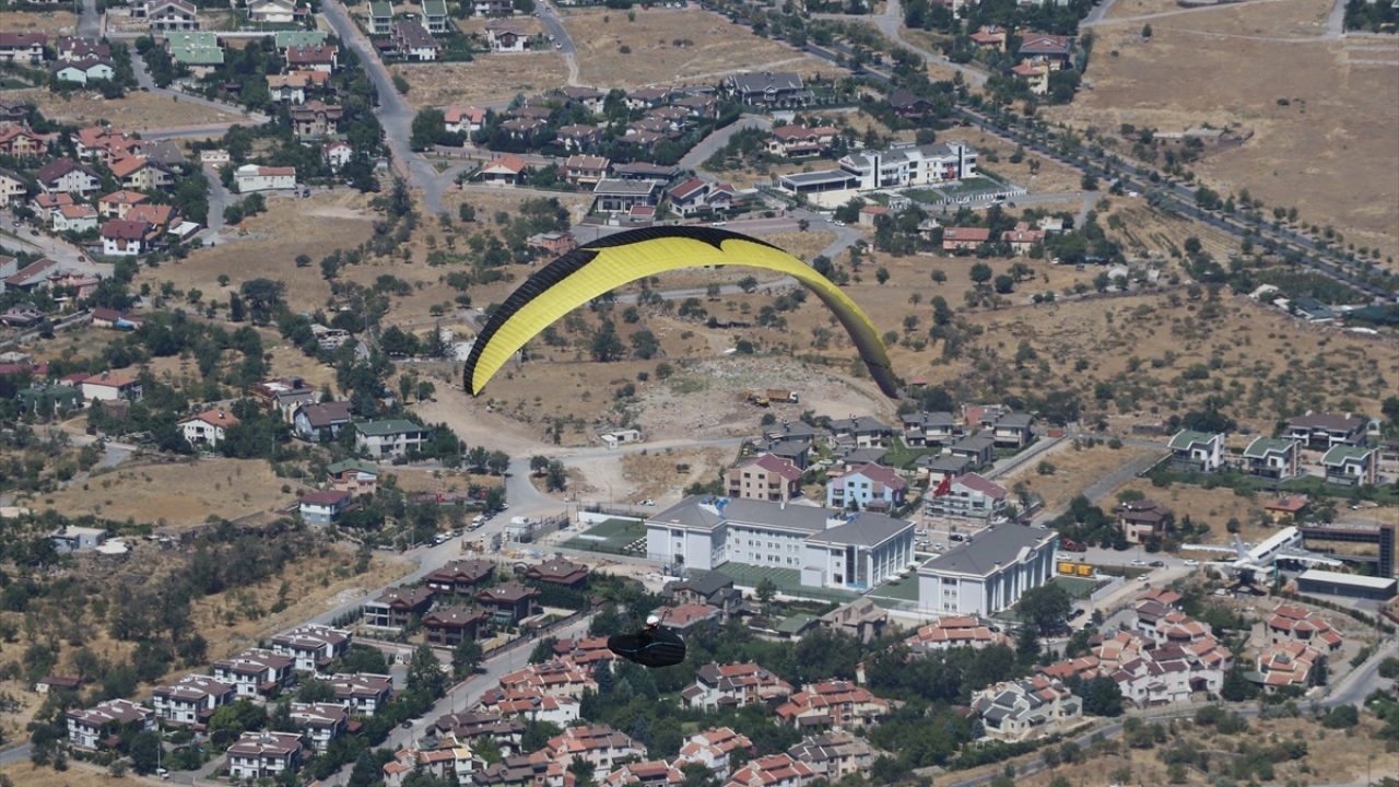 Salgın sürecinde özel önlemler alındığını, maske ve mesafeye dikkat edildiğini belirten Sayır, yarışmanın sporun normalleşmesi açısından önemli olduğunu ifade etti.