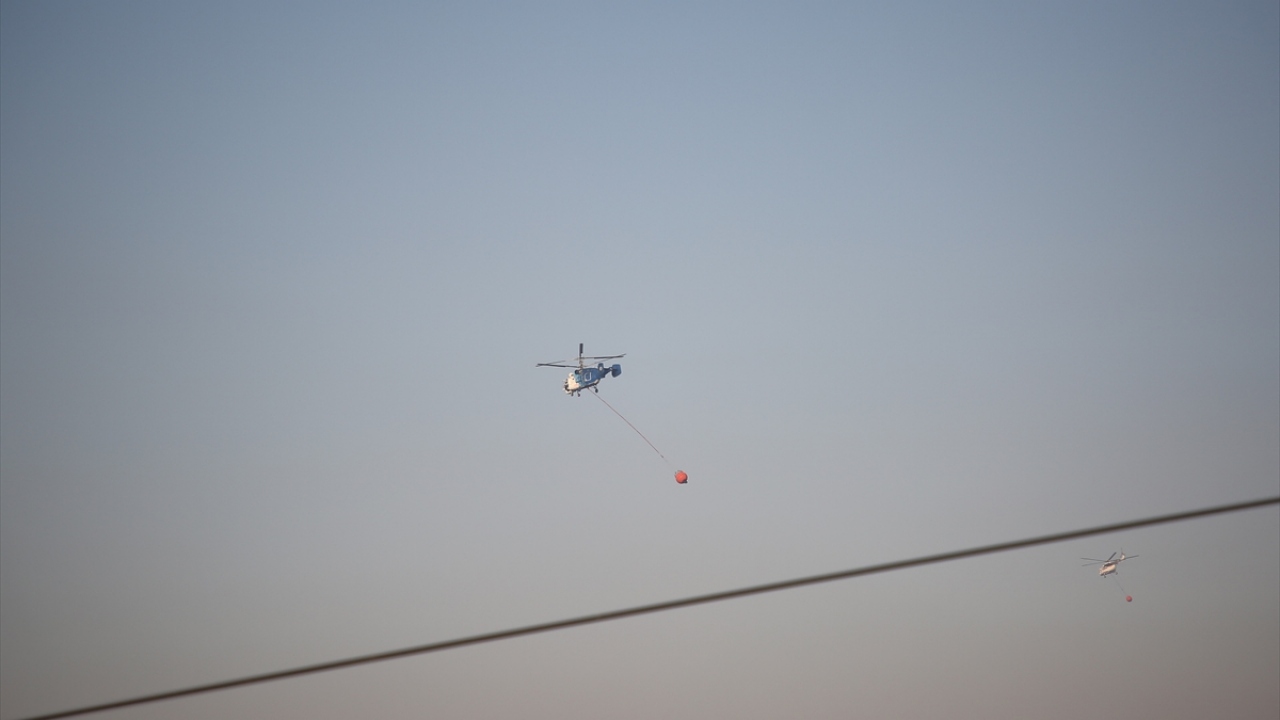 Dün ara verilen havadan müdahaleye sabahın erken saatlerinde kaldığı yerden devam edildi.