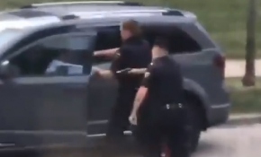 ABD'nin Wisconsin eyaletinde polis, siyahi Jacob Blake'i böyle vurdu