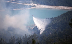 Adana'daki yangın havadan görüntülendi