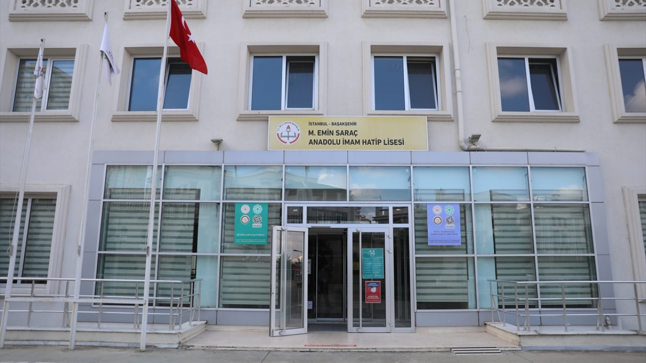 Yüz yüze eğitim öncesi "Okulum Temiz" sertifikası almak için titiz çalışma