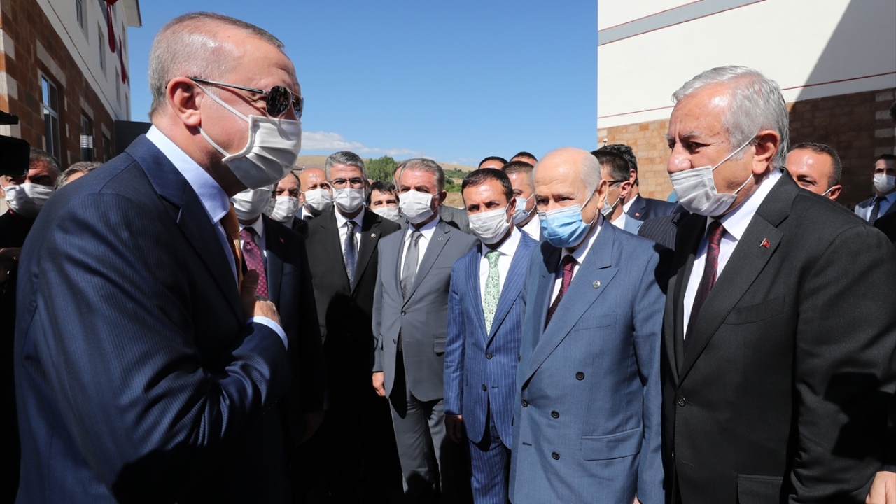 Açılış törenine MHP Genel Başkanı Devlet Bahçeli de katıldı.