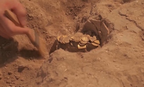 İsrail'deki kazı çalışmasında 425 altın sikke bulundu