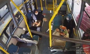 Otobüse giren tente demirinden kıl payı kurtuldular