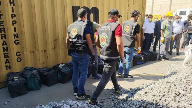 Bakan Pekcan: Kocaeli'de yarım tonu aşkın kokain yakalandı