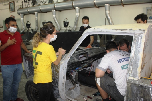 OKÜ'nün TÜBİTAK ödüllü elektrikli aracı yeniden yapılıyor