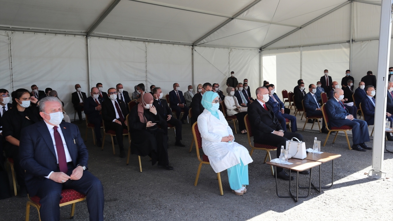 Programa TBMM Başkanı Mustafa Şentop ve MHP Genel Başkanı Devlet Bahçeli de katıldı.