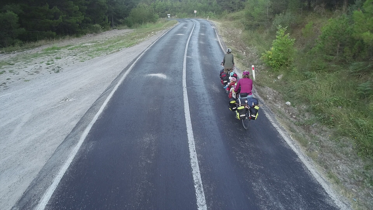 Yolculuklarında 1500 kilometreyi geride bıraktıklarını dile getiren Elmalı, şöyle devam etti: