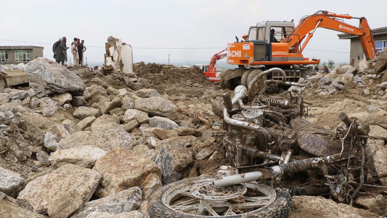 Pervan Valiliği Sözcüsü Vahide Şehkar, basına yaptığı açıklamada, Pervan vilayetinde dün sabah saatlerinde başlayan aşırı yağışların sellere neden olduğunu söyledi.