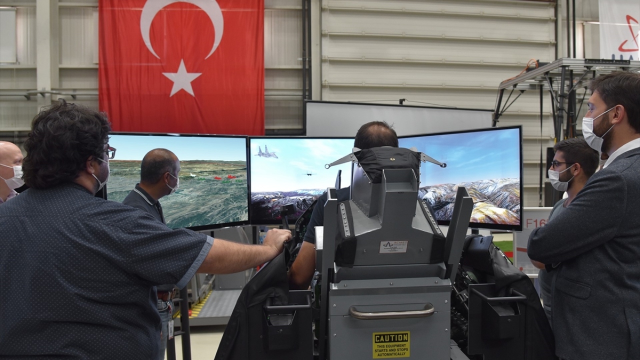 Özellikle "uçan bilgisayar" benzetmesi yapılan Milli Muharip Uçak Projesi`nde sorumluluk üstlenen firmalar, bu alanda çeşitli projeler yürütüyor. 