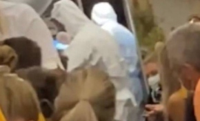 Londra'dan Pisa'ya gitmeye çalışan COVID-19 hastası uçakta yakalandı