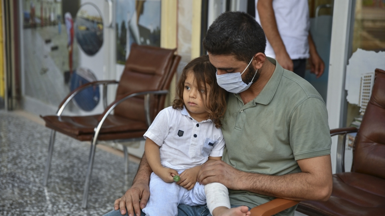 Suriyeli Abdulkadir Hiloaccuri`nin amcası Ahmed Hiloaccuri de aile olarak çok şaşırdıklarını, çocuğun sağ olarak kurtulmasının da tek tesellileri olduğunu ifade etti.