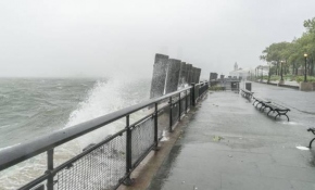 Laura kasırgası 3 kişinin ölümüne neden oldu