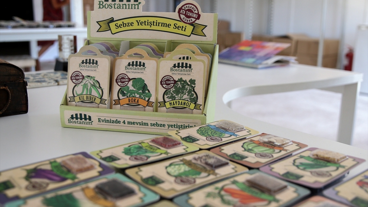 Çalışmalarıyla ürün çeşidini 35`e çıkaran Gültekin, ilk dış satımını da bu yıl İngiltere`ye yaptı. 