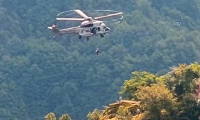 6 kişilik aile selden böyle kurtarıldı