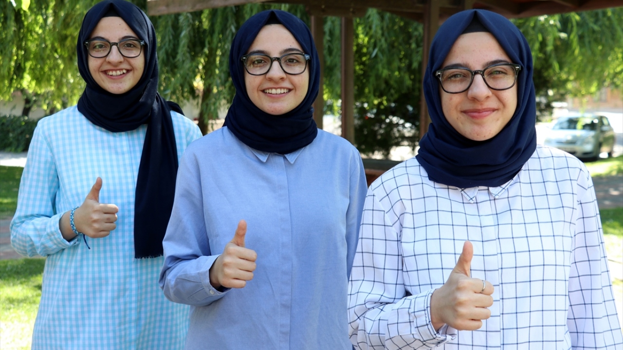 Hacettepe Üniversitesi Tıp Fakültesini kazanan Beyzanur Köksal ise duygularını şu sözlerle aktardı: