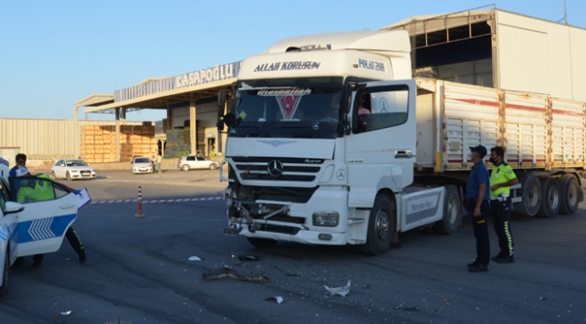 Karaman'da çekici ile otobüs çarpıştı: 11 yaralı