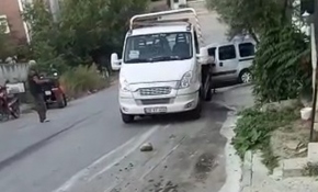 Çekici, kurtarmaya gittiği araca çarptı