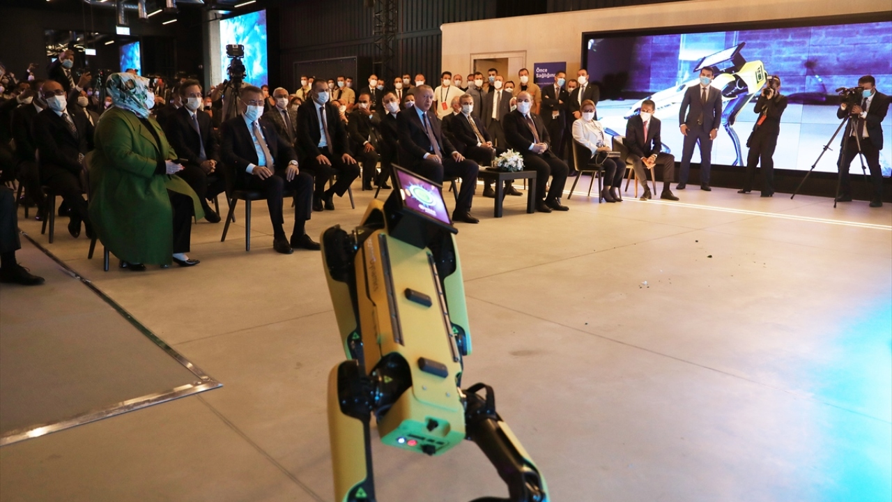 "Türkiye`yi küresel üretim ve teknoloji üssü haline dönüştürmekte kararlıyız"