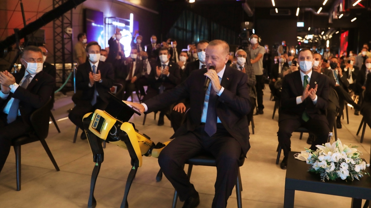 Cumhurbaşkanı Erdoğan`dan robotlu açılış